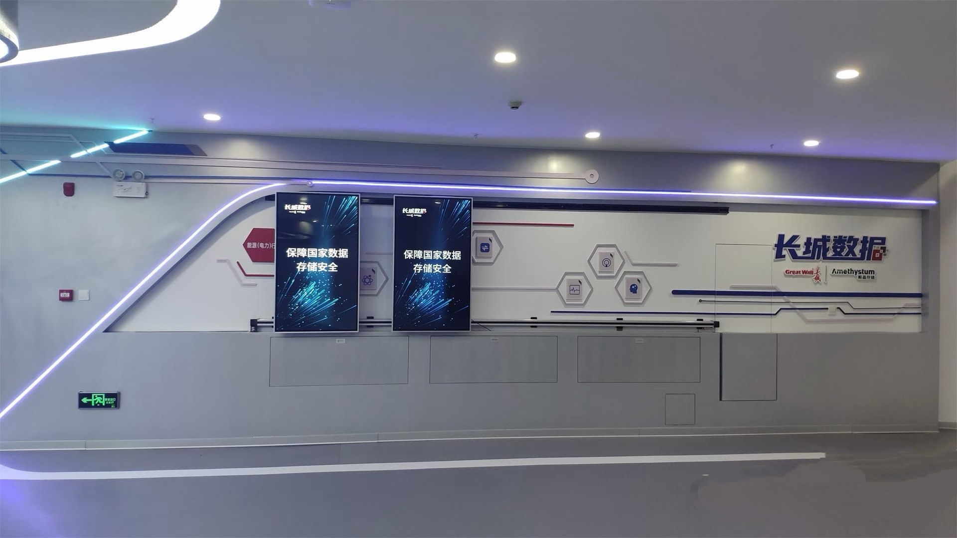 告別固定展示！2026 智能滑軌屏，重新定義動(dòng)態(tài)視覺(jué)營(yíng)銷(xiāo)